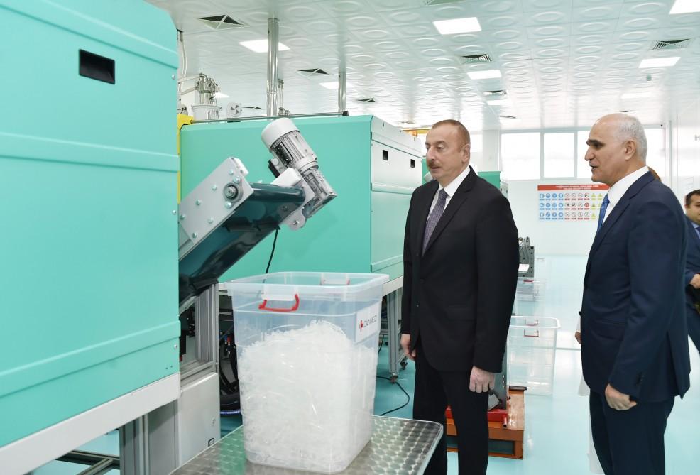 Prezident İlham Əliyev Pirallahı Sənaye Parkında "Diamed Co" şpris istehsalı zavodunun açılışında iştirak edib (FOTO) (YENİLƏNİB)