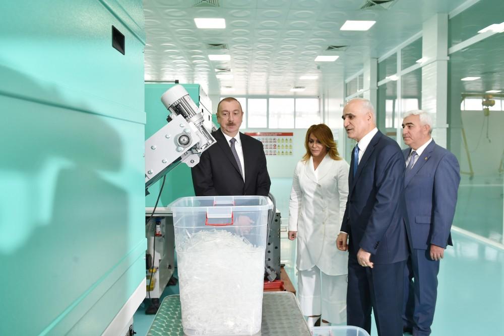 Prezident İlham Əliyev Pirallahı Sənaye Parkında "Diamed Co" şpris istehsalı zavodunun açılışında iştirak edib (FOTO) (YENİLƏNİB)