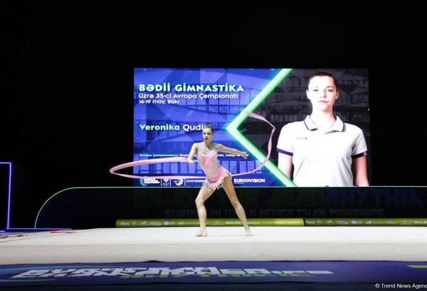 Milli Gimnastika Arenasında bədii gimnastika üzrə Avropa Çempionatının üçüncü günü çərçivəsində yarışlar davam edir (FOTO)