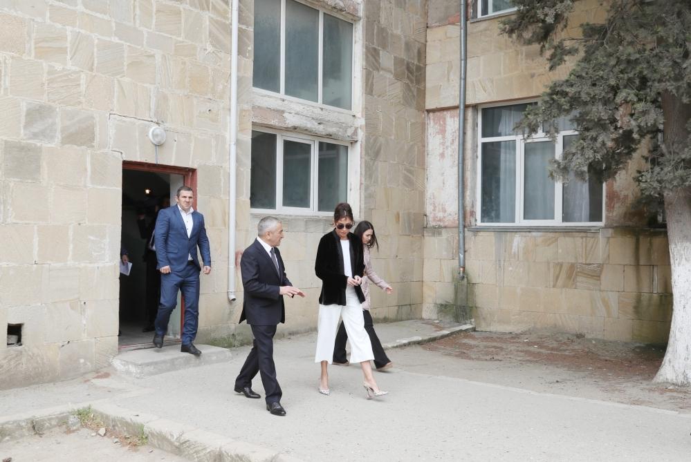 Azərbaycanın Birinci vitse-prezidenti Mehriban Əliyeva Bakının Kürdəxanı qəsəbəsində olub (FOTO)