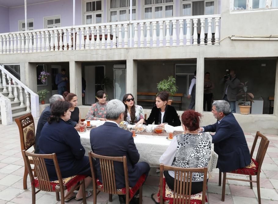 Azərbaycanın Birinci vitse-prezidenti Mehriban Əliyeva Bakının Kürdəxanı qəsəbəsində olub (FOTO)
