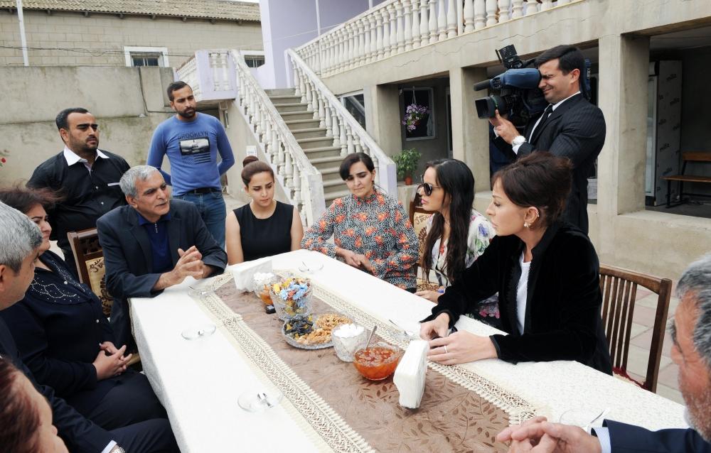 Azərbaycanın Birinci vitse-prezidenti Mehriban Əliyeva Bakının Kürdəxanı qəsəbəsində olub (FOTO)