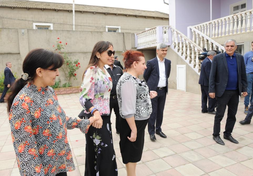 Azərbaycanın Birinci vitse-prezidenti Mehriban Əliyeva Bakının Kürdəxanı qəsəbəsində olub (FOTO)