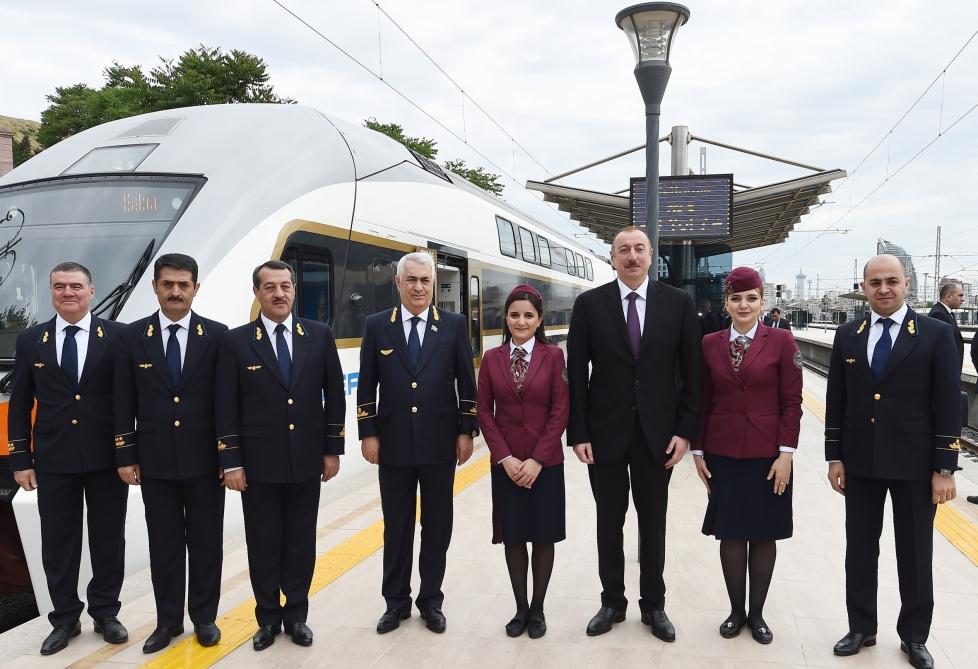 Prezident İlham Əliyev Sabunçu dəmir yolu vağzalı kompleksinin açılışında iştirak edib (YENİLƏNİB) (FOTO)
