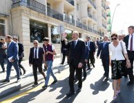 Prezident İlham Əliyev və birinci xanım Mehriban Əliyeva Təzəpir məscidinin qarşısındakı bağın və Füzuli küçəsi boyunca salınmış Mərkəzi Parkın açılışında iştirak ediblər (YENİLƏNİB) (FOTO)