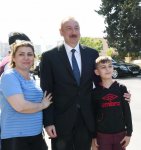 Prezident İlham Əliyev və birinci xanım Mehriban Əliyeva Təzəpir məscidinin qarşısındakı bağın və Füzuli küçəsi boyunca salınmış Mərkəzi Parkın açılışında iştirak ediblər (YENİLƏNİB) (FOTO)