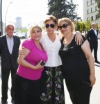 Prezident İlham Əliyev və birinci xanım Mehriban Əliyeva Təzəpir məscidinin qarşısındakı bağın və Füzuli küçəsi boyunca salınmış Mərkəzi Parkın açılışında iştirak ediblər (YENİLƏNİB) (FOTO)