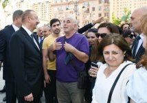 Prezident İlham Əliyev və birinci xanım Mehriban Əliyeva Təzəpir məscidinin qarşısındakı bağın və Füzuli küçəsi boyunca salınmış Mərkəzi Parkın açılışında iştirak ediblər (YENİLƏNİB) (FOTO)