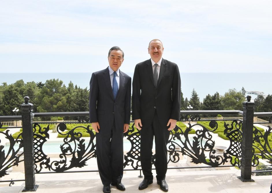 Prezident İlham Əliyev: Azərbaycan Asiya və Avropa arasında vacib tranzit məntəqəsinə çevrilib və nəqliyyat sahəsinin inkişaf etdirilməsi prioritetlərdən biridir (YENİLƏNİB) (FOTO)