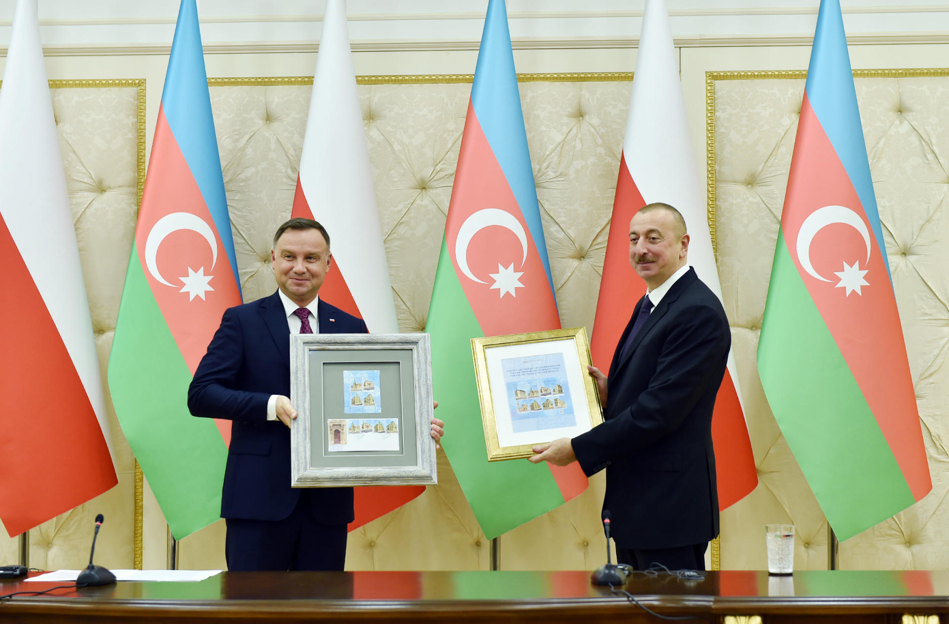Azərbaycan və Polşa prezidentləri mətbuata bəyanatlarla çıxış ediblər (YENİLƏNİB) (FOTO)