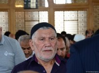 Ramazan bayramı münasibətilə Təzə Pir məscidində bayram namazı qılınıb (FOTO)