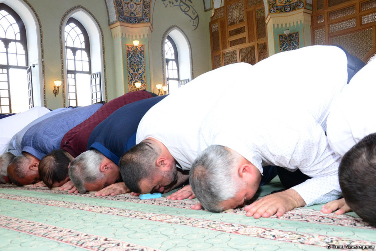 İyul ayının 20 və 21-də məscidlərdə birgə Bayram namazları qılınacaq