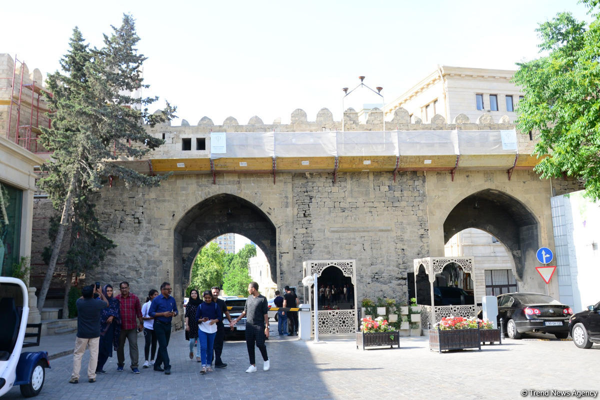 Sədr İçərişəhərdəki yeraltı yollar barədə: İstifadə etmək mümkün deyil (FOTO)