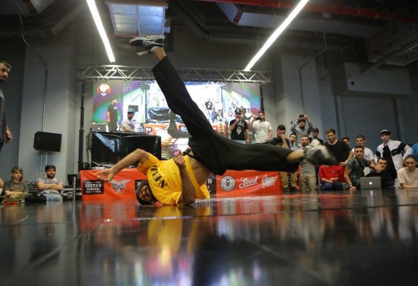 "Break dance & Hip-Hop" rəqsləri üzrə müsabiqə keçirilib (FOTO)