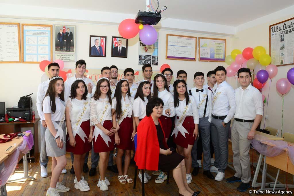 "Son zəng"i çalınanlar (FOTOSESSİYA)