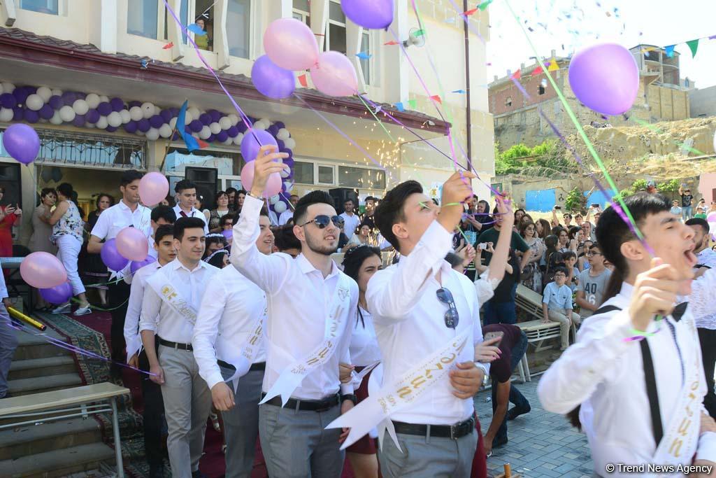 "Son zəng"i çalınanlar (FOTOSESSİYA)