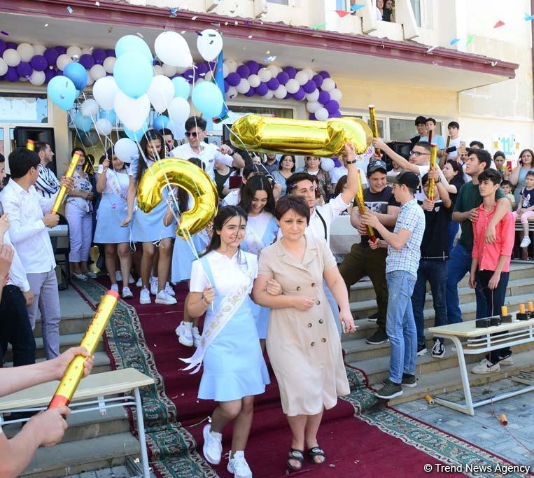 "Son zəng"i çalınanlar (FOTOSESSİYA)