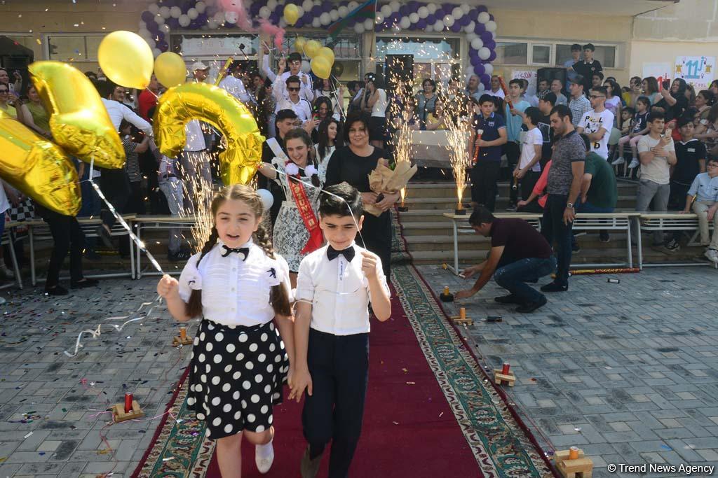 "Son zəng"i çalınanlar (FOTOSESSİYA)