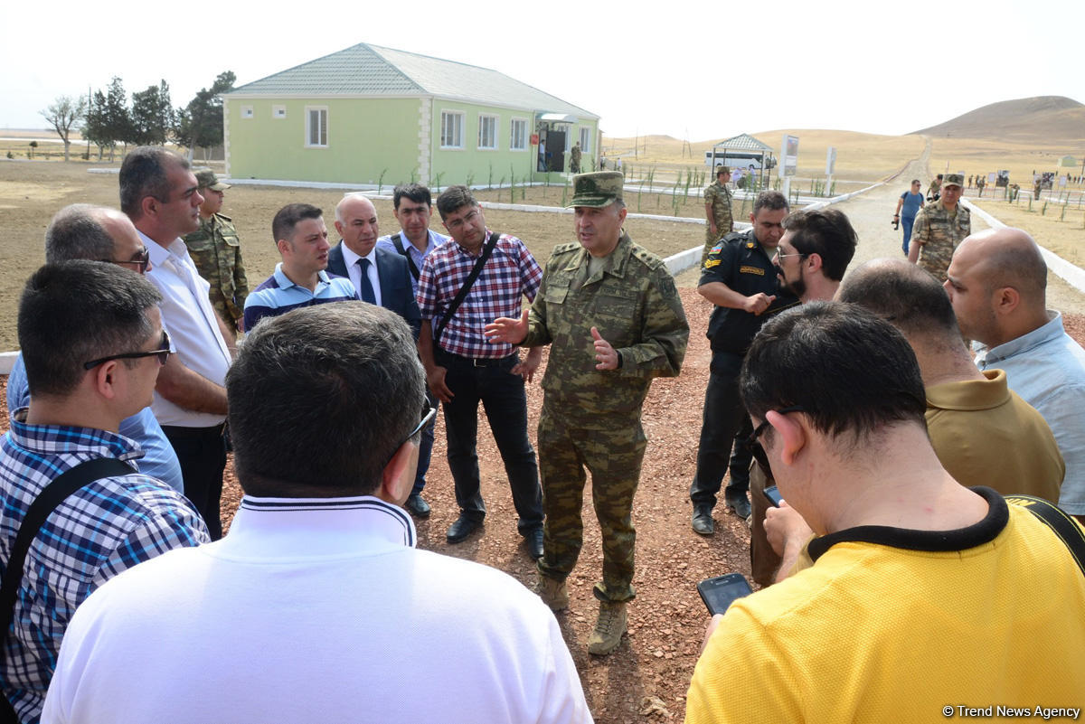 Müdafiə naziri yeni təlim mərkəzinin açılışında iştirak edib (FOTO)