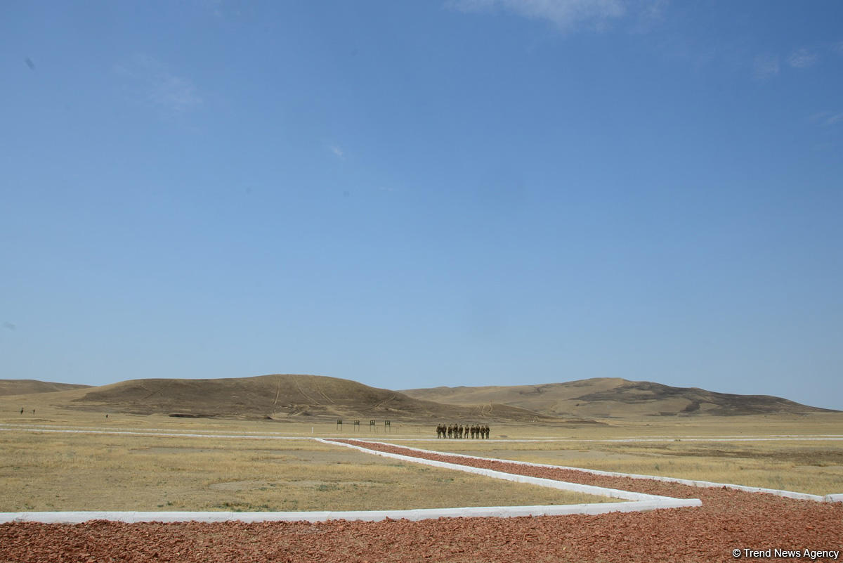 Müdafiə naziri yeni təlim mərkəzinin açılışında iştirak edib (FOTO)