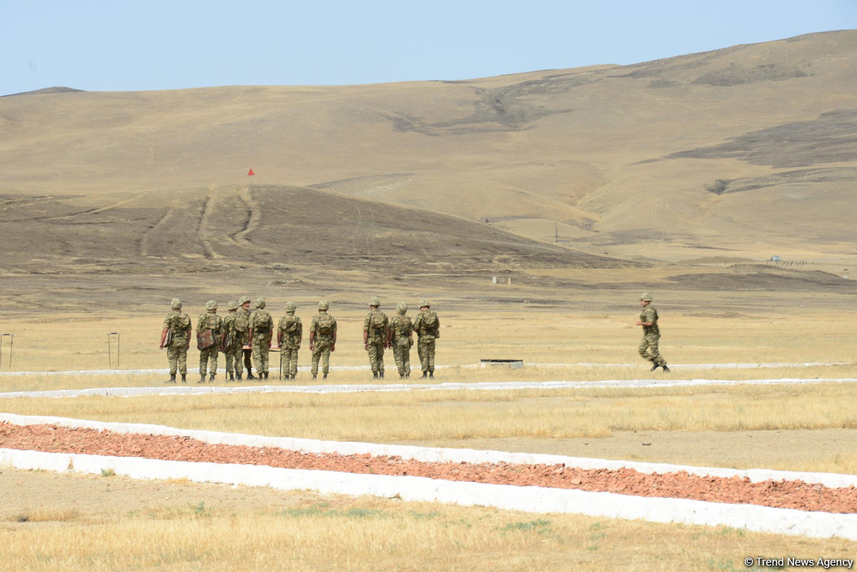 Müdafiə naziri yeni təlim mərkəzinin açılışında iştirak edib (FOTO)