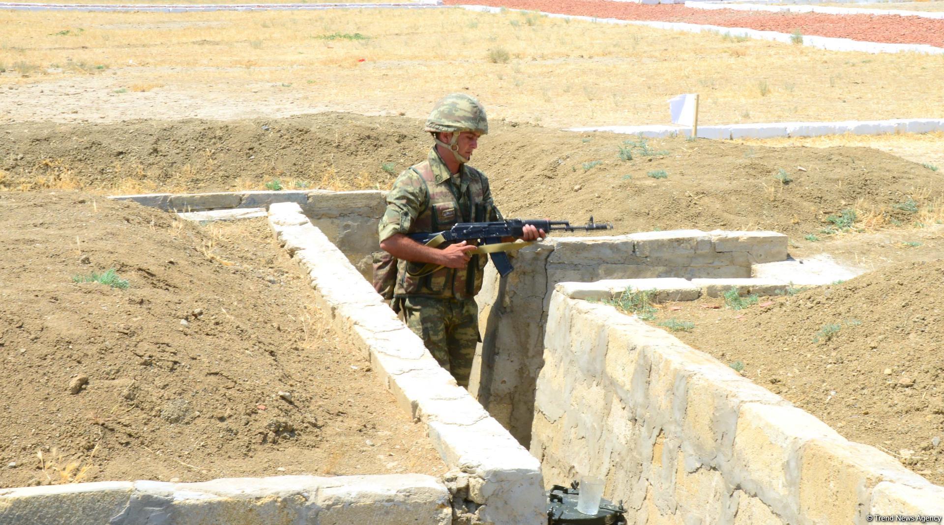 Poliqonda bir gün (FOTO)