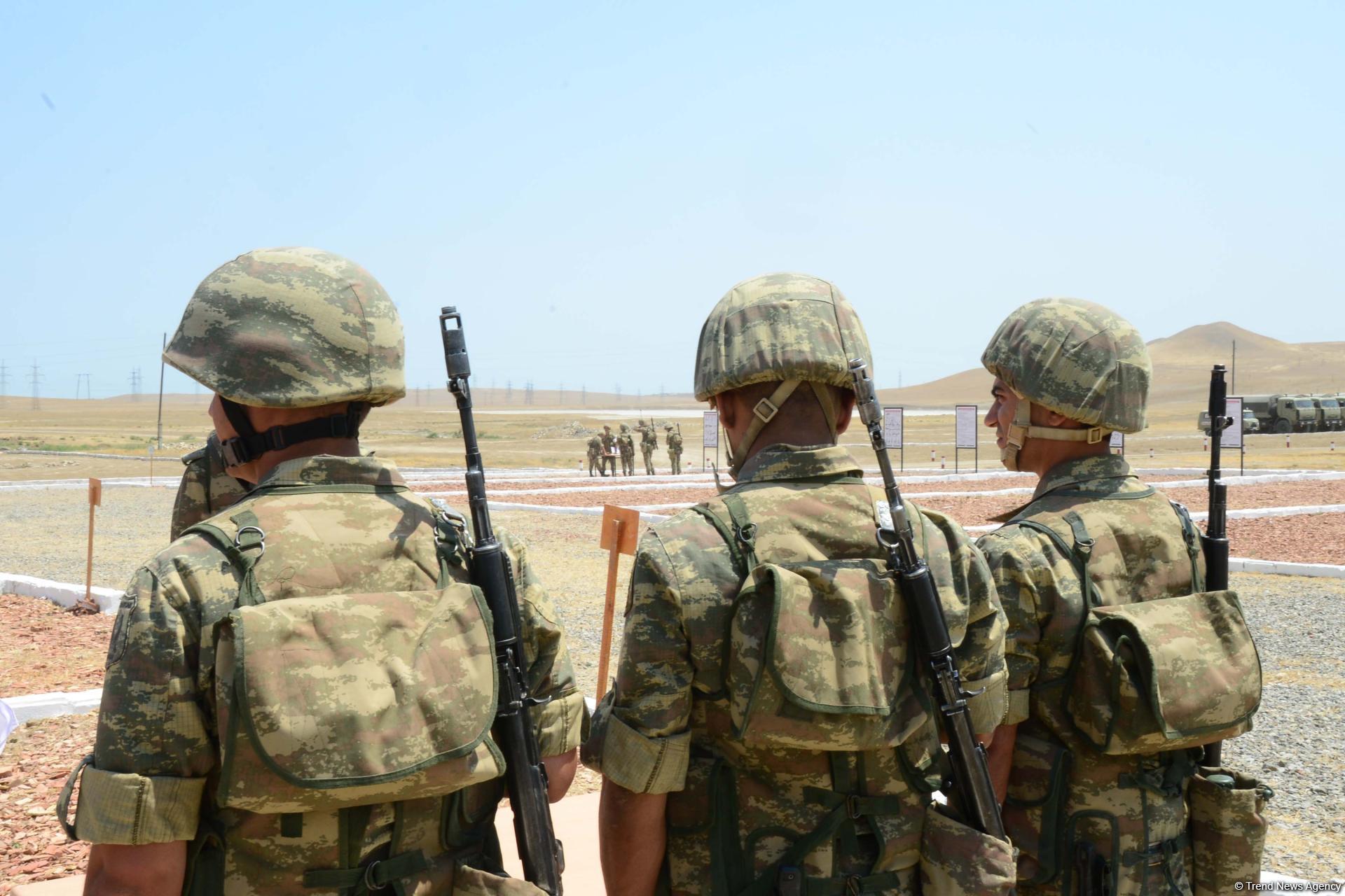 Poliqonda bir gün (FOTO)