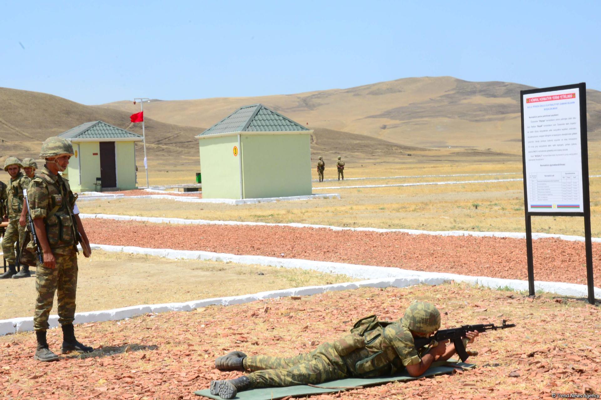 Poliqonda bir gün (FOTO)
