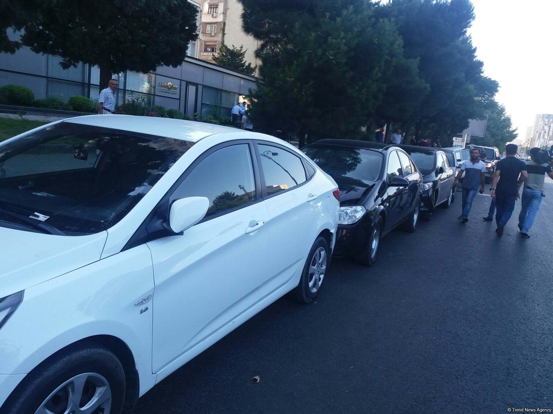 Bakıda zəncirvari qəza olub (FOTO)