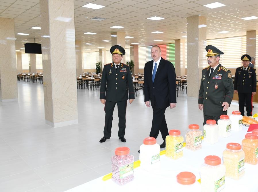 Prezident İlham Əliyev Cəmşid Naxçıvanski adına Hərbi Liseydə yenidənqurma işlərindən sonra yaradılan şəraitlə tanış olub (FOTO) (YENİLƏNİB)
