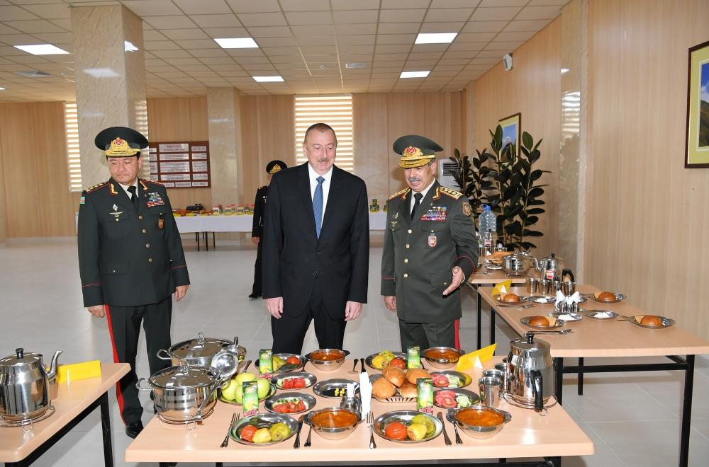 Prezident İlham Əliyev Cəmşid Naxçıvanski adına Hərbi Liseydə yenidənqurma işlərindən sonra yaradılan şəraitlə tanış olub (FOTO) (YENİLƏNİB)