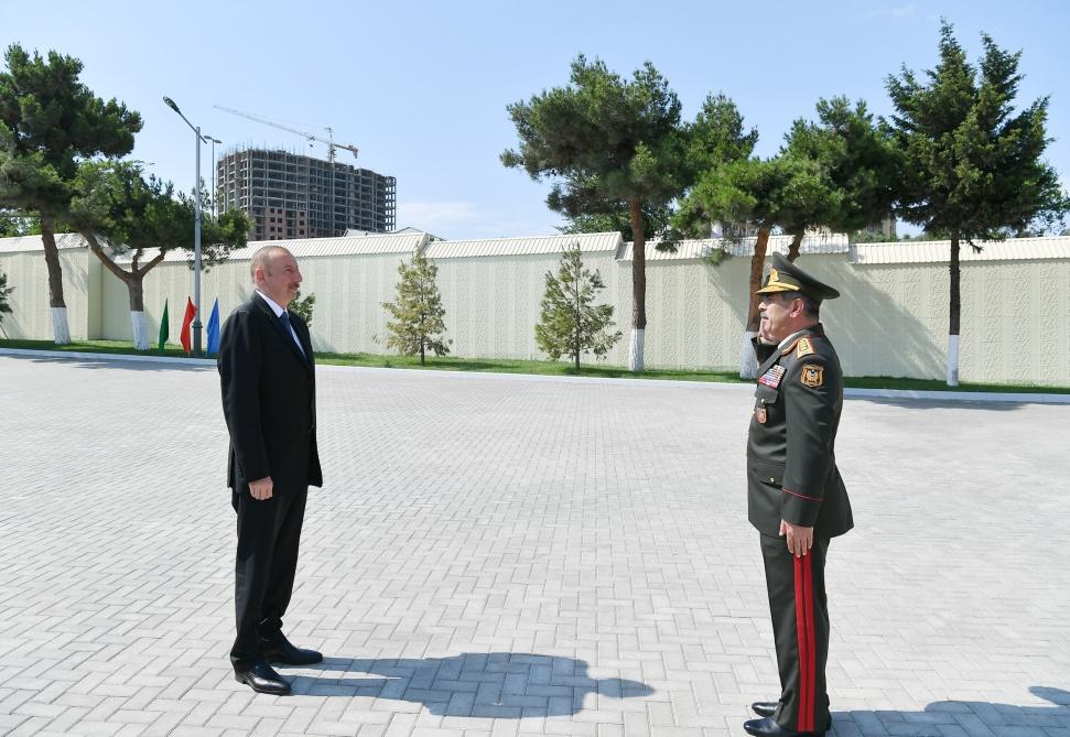 Prezident İlham Əliyev Cəmşid Naxçıvanski adına Hərbi Liseydə yenidənqurma işlərindən sonra yaradılan şəraitlə tanış olub (FOTO) (YENİLƏNİB)