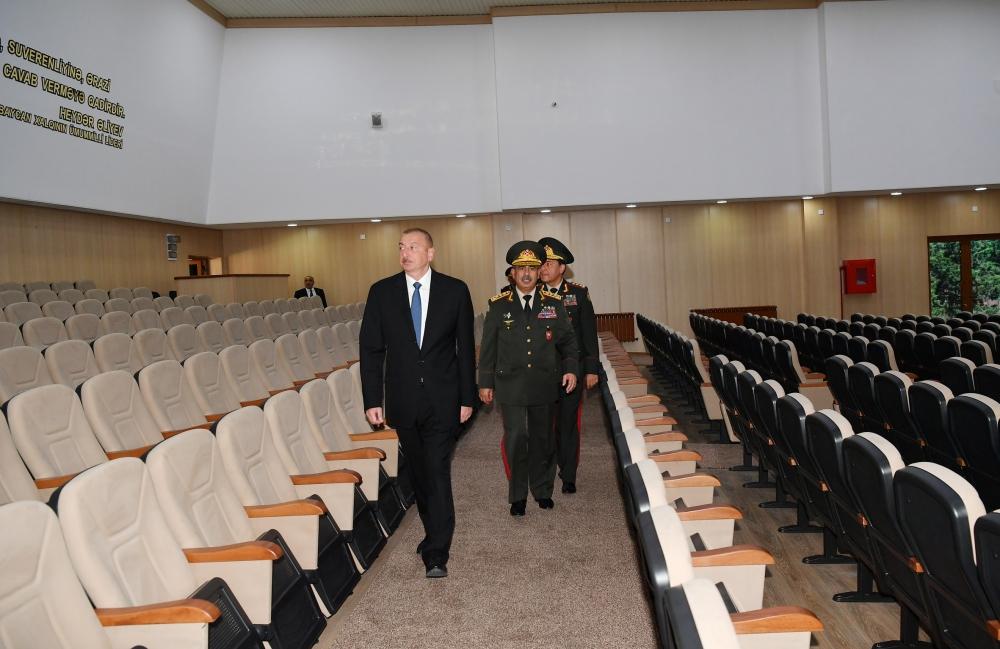 Prezident İlham Əliyev Cəmşid Naxçıvanski adına Hərbi Liseydə yenidənqurma işlərindən sonra yaradılan şəraitlə tanış olub (FOTO) (YENİLƏNİB)