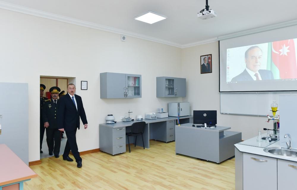 Prezident İlham Əliyev Cəmşid Naxçıvanski adına Hərbi Liseydə yenidənqurma işlərindən sonra yaradılan şəraitlə tanış olub (FOTO) (YENİLƏNİB)