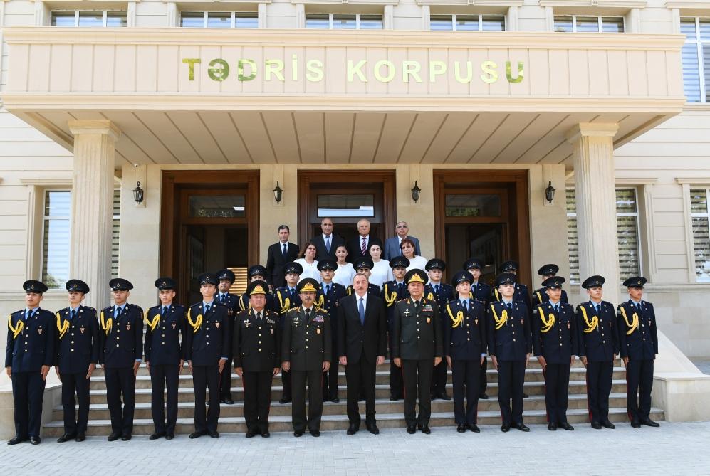 Prezident İlham Əliyev Cəmşid Naxçıvanski adına Hərbi Liseydə yenidənqurma işlərindən sonra yaradılan şəraitlə tanış olub (FOTO) (YENİLƏNİB)