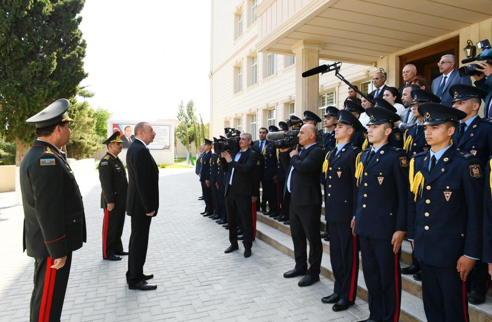 Prezident İlham Əliyev Cəmşid Naxçıvanski adına Hərbi Liseydə yenidənqurma işlərindən sonra yaradılan şəraitlə tanış olub (FOTO) (YENİLƏNİB)