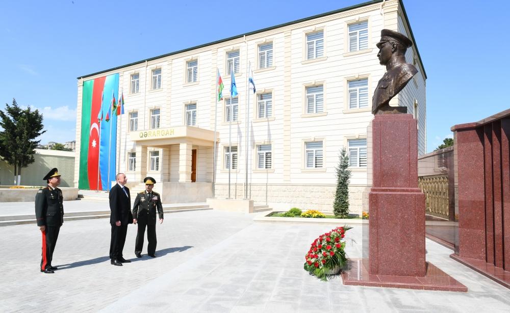 Prezident İlham Əliyev Cəmşid Naxçıvanski adına Hərbi Liseydə yenidənqurma işlərindən sonra yaradılan şəraitlə tanış olub (FOTO) (YENİLƏNİB)