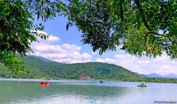 İstirahətə bura gedin - Dağlar arasında Nohur gölü (FOTO)