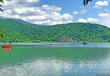 İstirahətə bura gedin - Dağlar arasında Nohur gölü (FOTO)