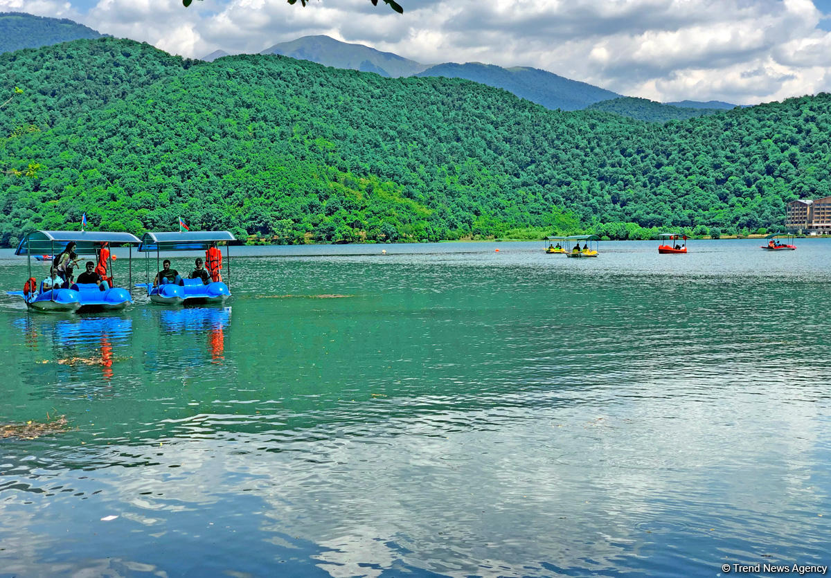 İstirahətə bura gedin - Dağlar arasında Nohur gölü (FOTO)