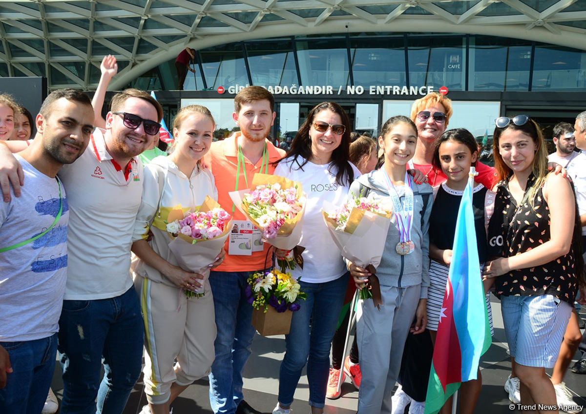 Moskvada bədii gimnastika üzrə dünya çempionatında 2 medal - Azərbaycan gimnastlarının qarşılanması (FOTO)