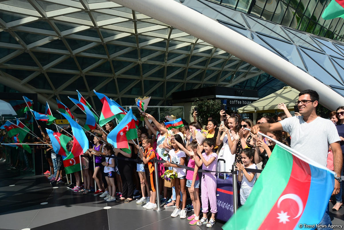 Moskvada bədii gimnastika üzrə dünya çempionatında 2 medal - Azərbaycan gimnastlarının qarşılanması (FOTO)