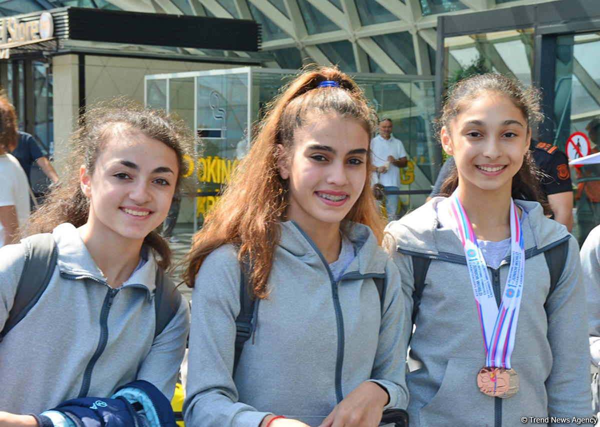 Moskvada bədii gimnastika üzrə dünya çempionatında 2 medal - Azərbaycan gimnastlarının qarşılanması (FOTO)