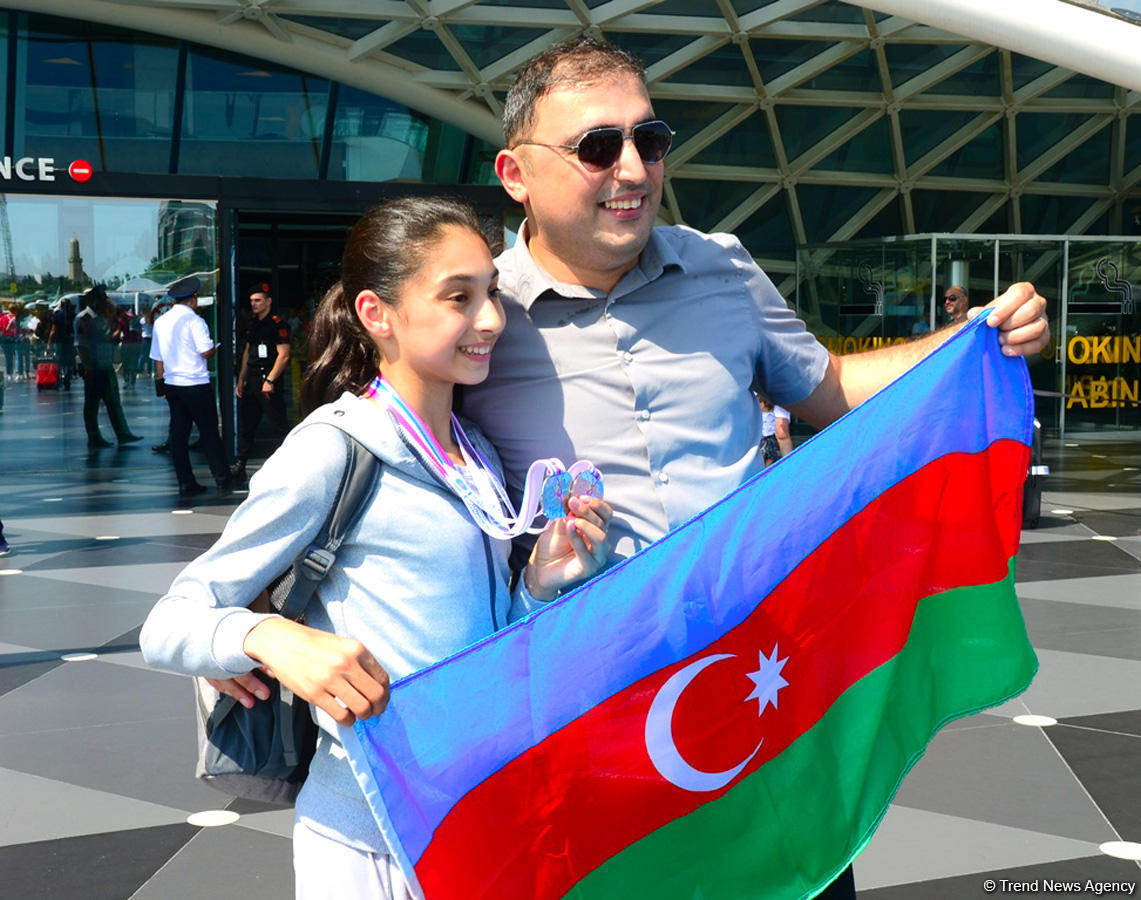 Moskvada bədii gimnastika üzrə dünya çempionatında 2 medal - Azərbaycan gimnastlarının qarşılanması (FOTO)