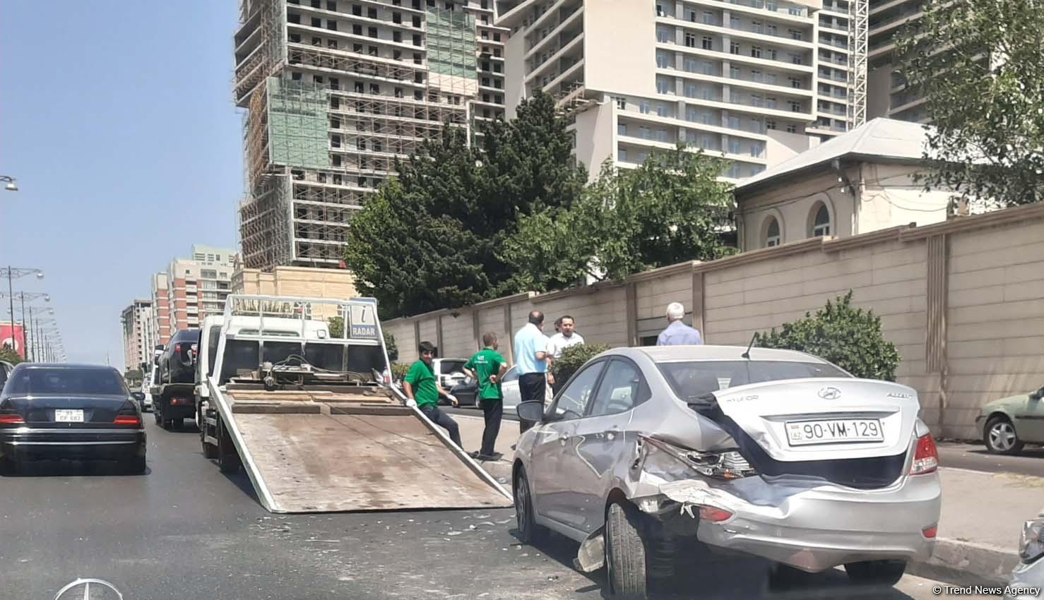 Bakıda qəza - Əsas yollardan birində tıxac yarandı (FOTO)