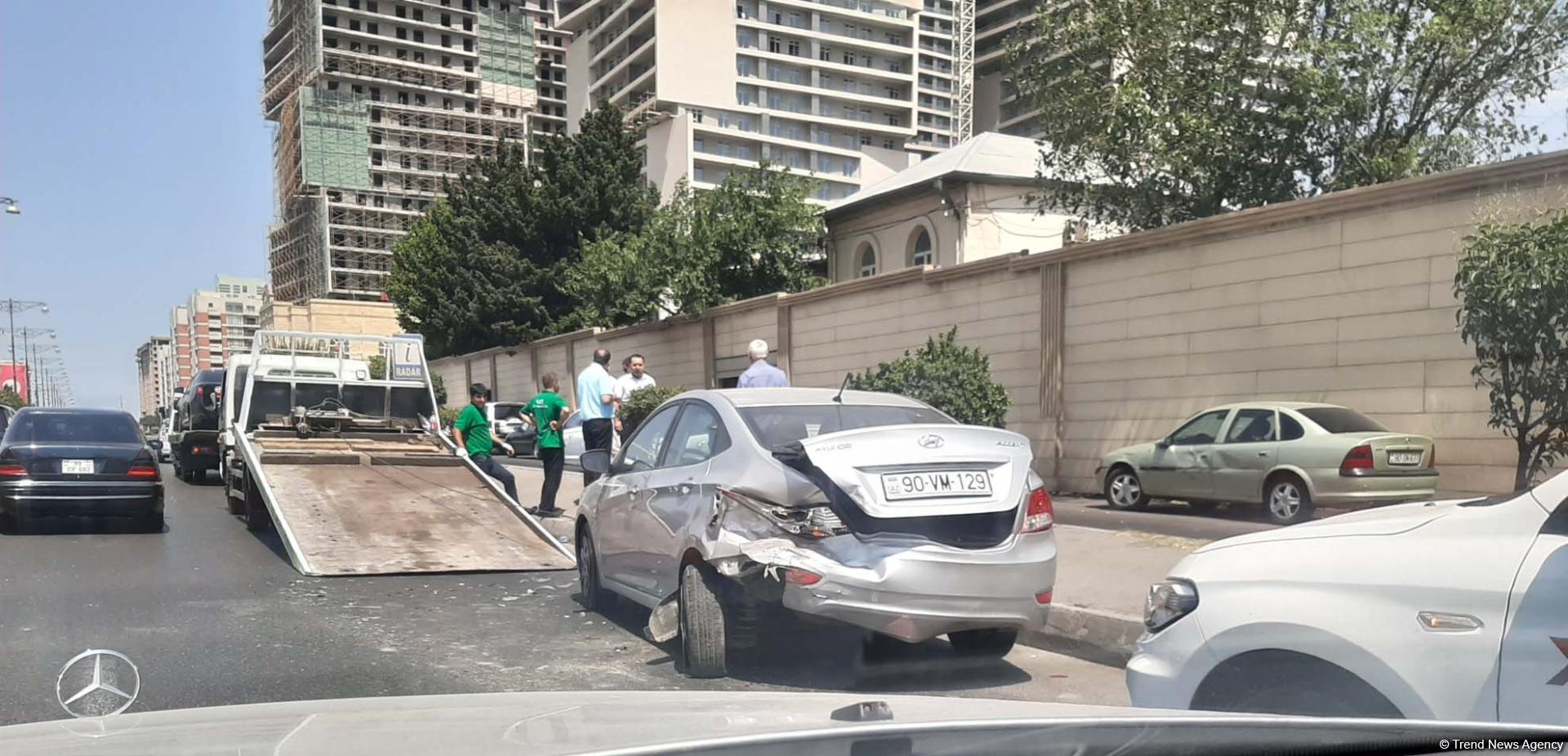 Bakıda qəza - Əsas yollardan birində tıxac yarandı (FOTO)