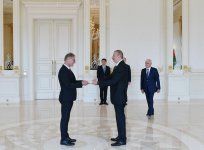 Prezident İlham Əliyev bir sıra ölkələrin Azərbaycanda yeni təyin olunmuş səfirlərinin etimadnamələrini qəbul edib (YENİLƏNİB 2) (FOTO)
