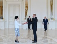Prezident İlham Əliyev bir sıra ölkələrin Azərbaycanda yeni təyin olunmuş səfirlərinin etimadnamələrini qəbul edib (YENİLƏNİB 2) (FOTO)