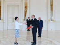 Prezident İlham Əliyev bir sıra ölkələrin Azərbaycanda yeni təyin olunmuş səfirlərinin etimadnamələrini qəbul edib (YENİLƏNİB 2) (FOTO)