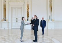 Prezident İlham Əliyev bir sıra ölkələrin Azərbaycanda yeni təyin olunmuş səfirlərinin etimadnamələrini qəbul edib (YENİLƏNİB 2) (FOTO)